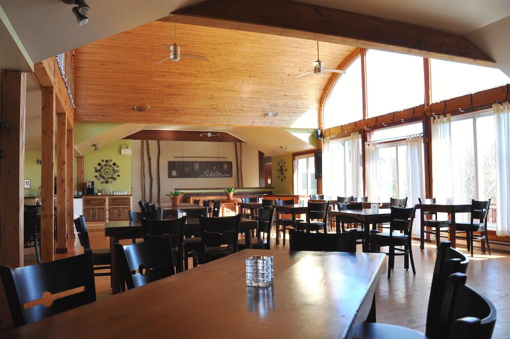 La Petite Auberge De Jouvence Magog Exterior foto